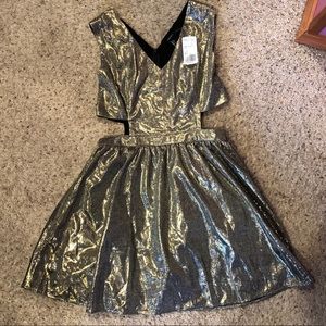 🎉SALE🎉 Large black and gold forever 21 dress